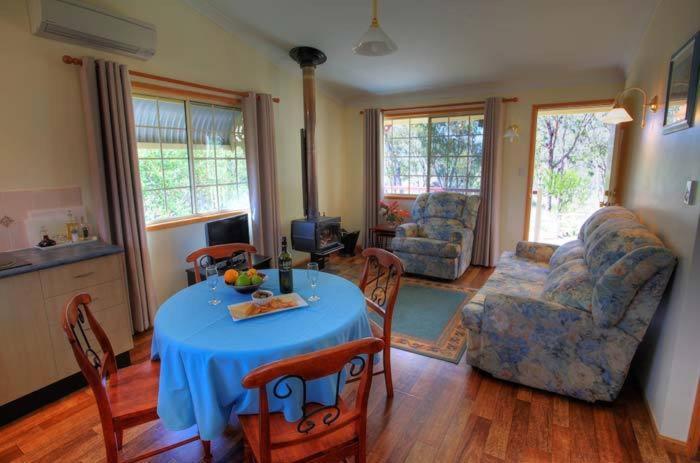 Accommodation Creek Cottages & Sundown View Suites Ballandean エクステリア 写真